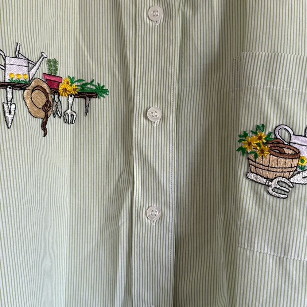 Hana Button Up Shirt Womens Medium Embroidered Gardening Theme Green Striped - Picture 6 of 8